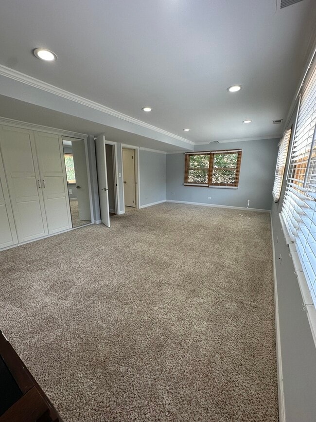 Building Photo - 567 Lorelei Dr