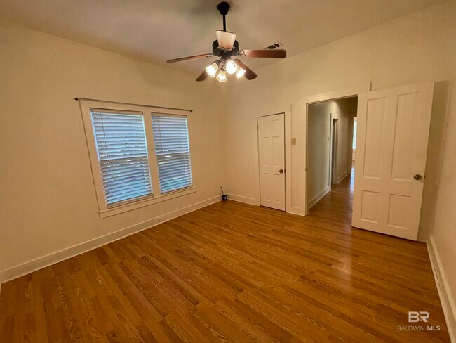 Building Photo - 207 NW 1st St