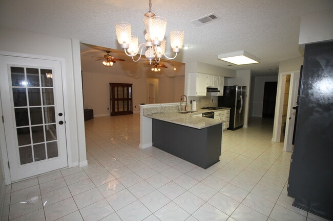Building Photo - 1124 Orchid Dr