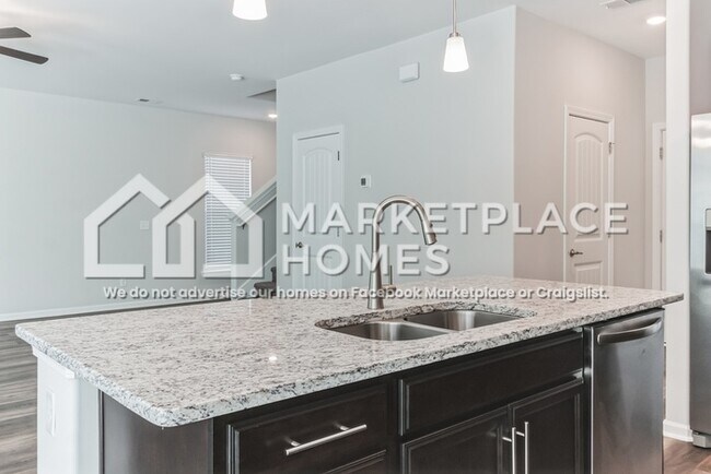 Building Photo - 390 Sessile Oak Dr
