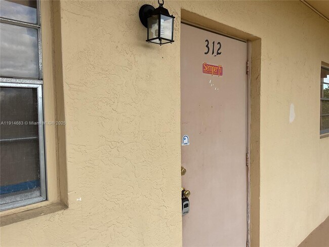 Building Photo - 301 Cambridge Rd