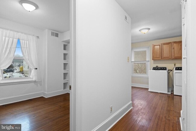 Building Photo - 134 Plant Ave