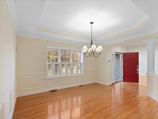 Building Photo - 32 Silver Brook Ln