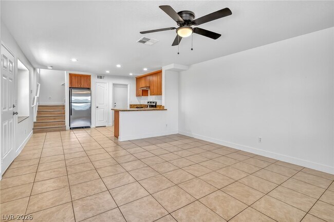 Building Photo - 3021 Aloha Ave