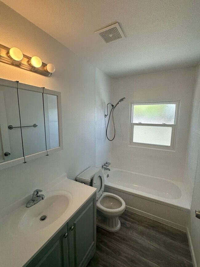 Building Photo - 3 Bedroom Single Family Home in Greeley