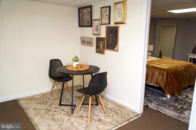 Building Photo - 6525 Kenova St