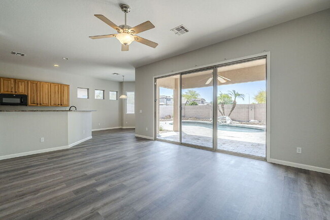Building Photo - 2951 E Riviera Pl