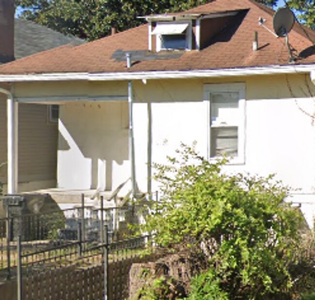 Primary Photo - SPACIUOS 1-BEDROOM HOUSE