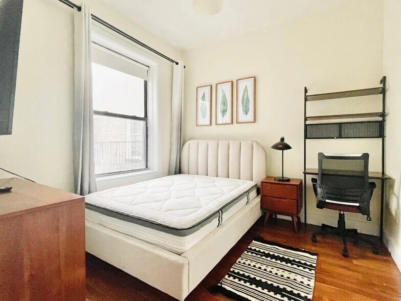 Primary Photo - Furnished room/NOT APARTMENT