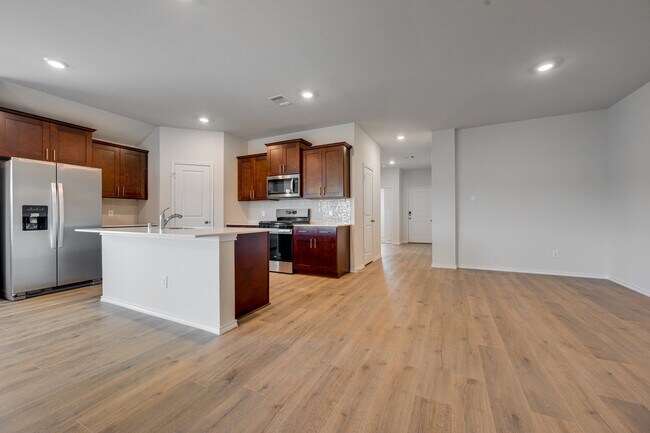Building Photo - 6077 Freedom Dr