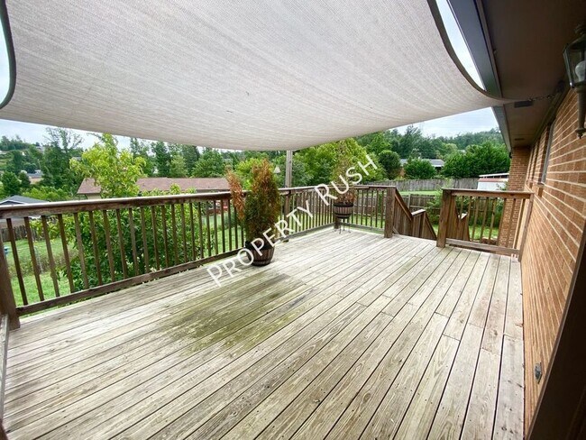 Building Photo - 2307 Arroyo Dr