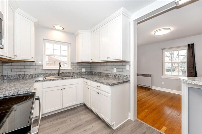 Building Photo - 116-118 Linden Avenue