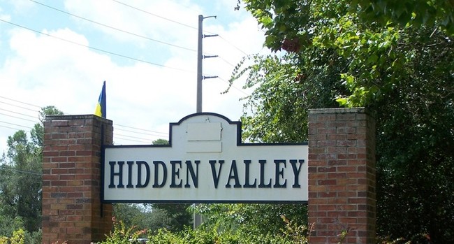 Building Photo - Hidden Valley