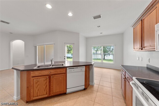 Building Photo - 2410 Verdmont Ct