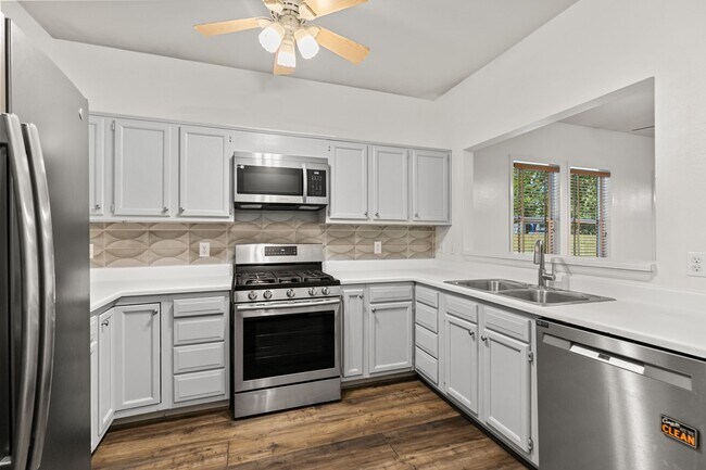 Building Photo - 1912 Shearn St