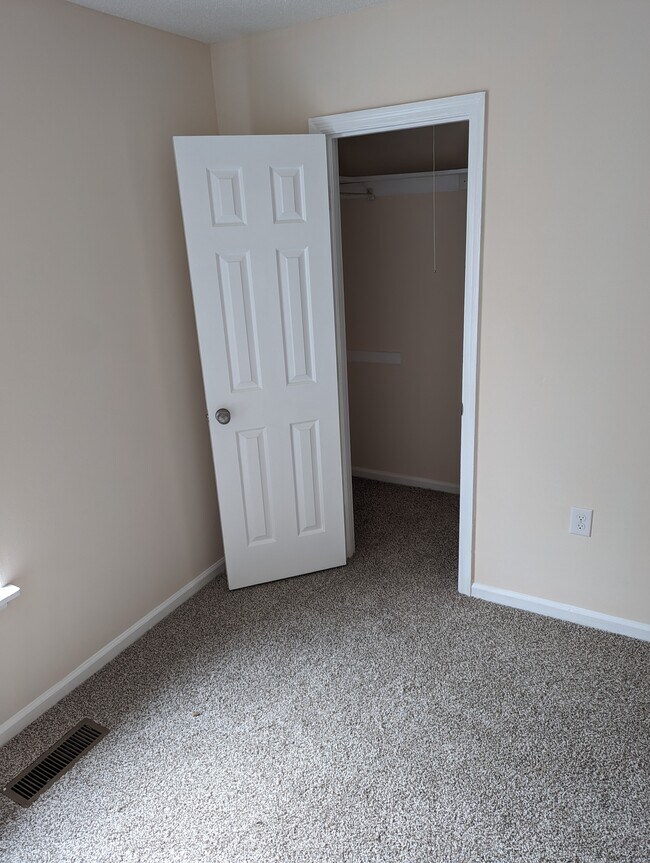 Front bedroom walk-in closet - 251 Knight Dr