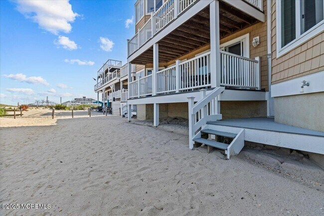 Building Photo - 30 Dune Terrace