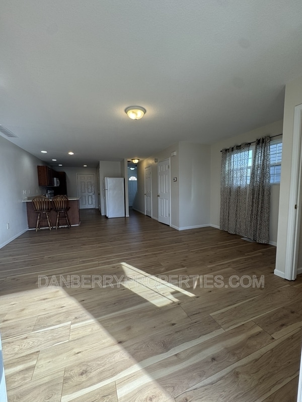 Building Photo - 214 Madison Ave