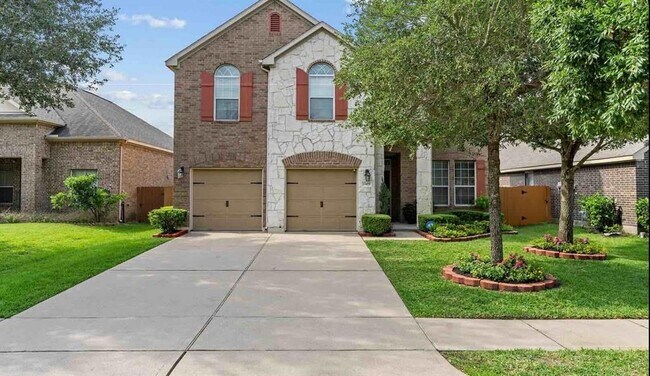 Building Photo - 17419 Woodfalls Ln