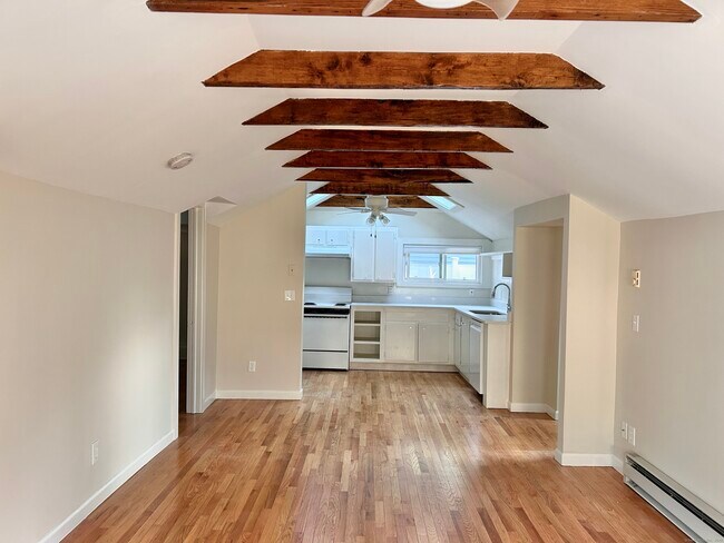 Building Photo - 6-5 5th St