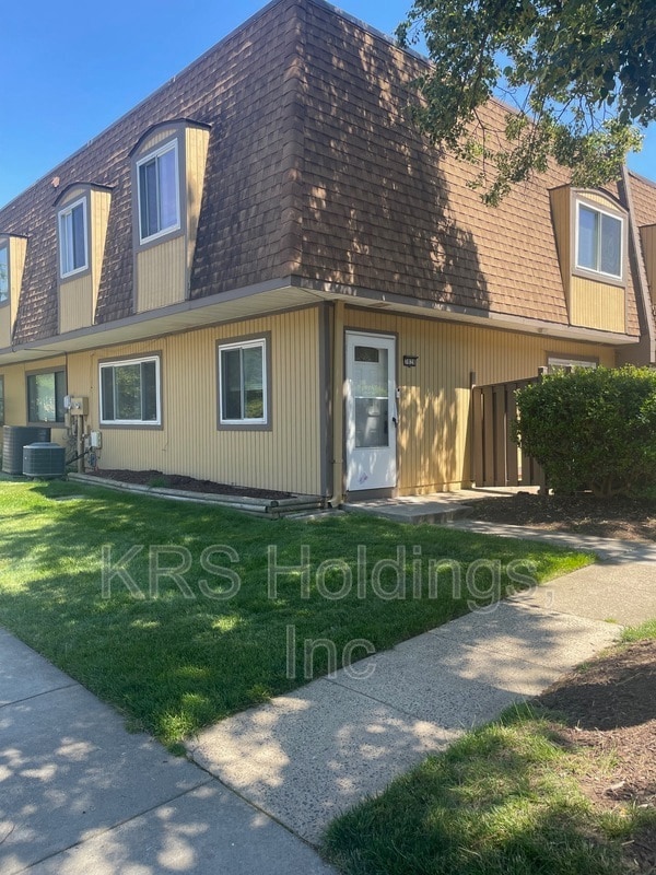 Building Photo - 3828 Miramonte Pl