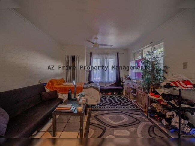 Building Photo - 351 E Encanto Dr