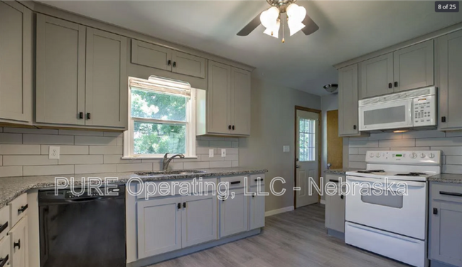 Building Photo - 7764 Maywood St
