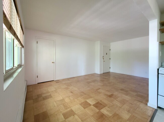 Primary Photo - 900 East Prospect Street, Unit 15