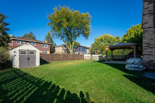 Building Photo - 1000 E Callero Cir
