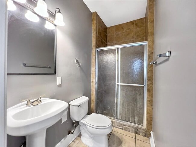 Building Photo - 1824 Allen St