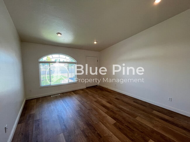 Building Photo - 3794 John Adams Pkwy