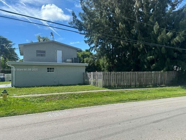 Building Photo - 1189 NW 45th Ave