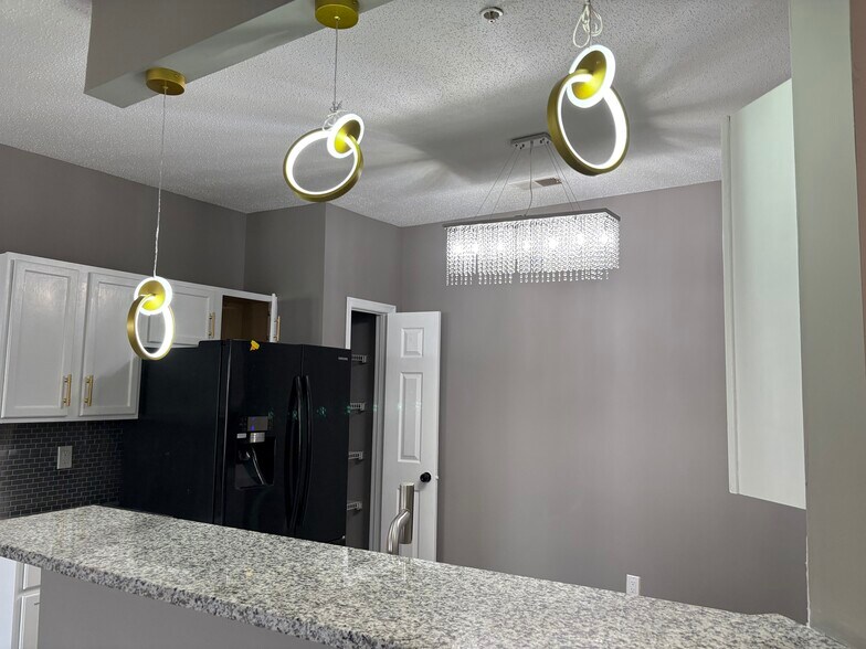 Building Photo - 7416 Hindon Cir