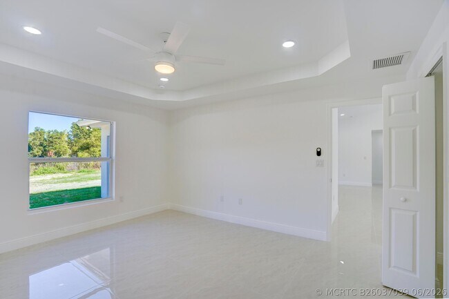 Building Photo - 13875 63rd Rd N