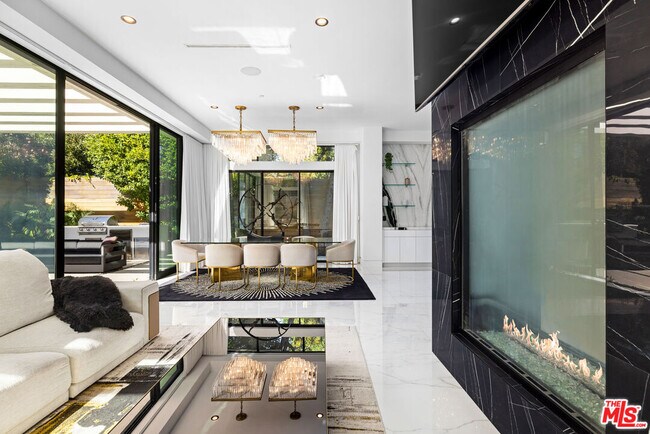 Building Photo - 4841 Alonzo Ave