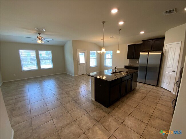 Building Photo - 5586 Perdita Dr