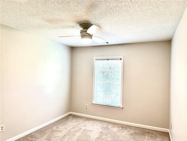 Building Photo - 306 Burdock Trce