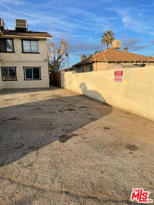 Building Photo - 1817 Blanche St