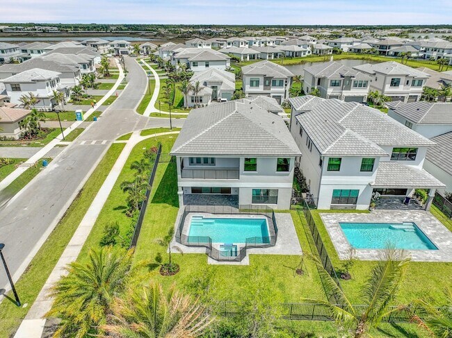 Building Photo - 13005 Feathering Wy