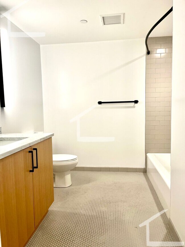 Building Photo - No Brokers Fee, In-Unit Washer and Dryer, Central Heat/AC, All New, Parking for Rent