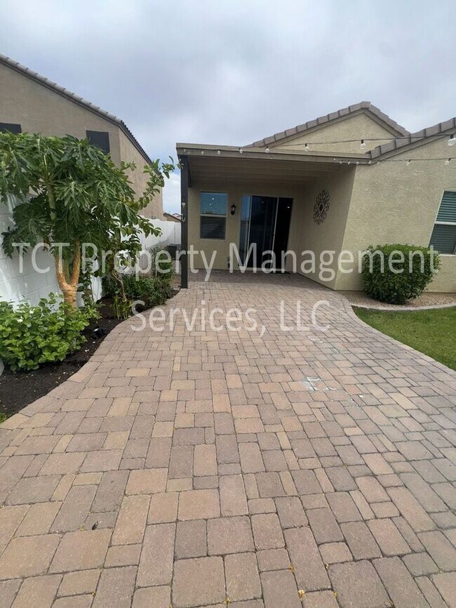 Building Photo - Move In Ready Home in The Parks