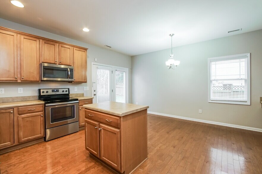 Building Photo - 56 Killington Dr