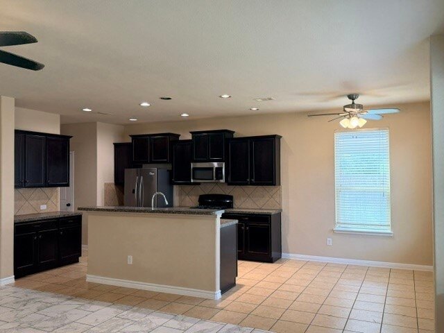 Building Photo - 9 Supiro Ct