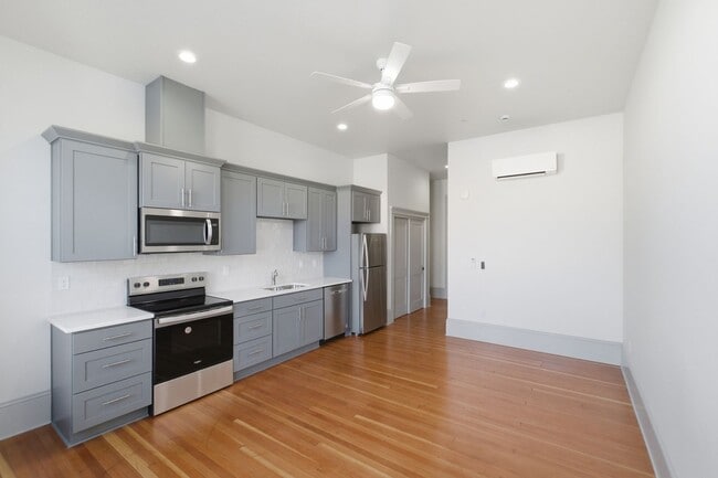 Building Photo - WINTER SPECIAL - NEWLY RENOVATED DOWNTOWN SALEM STUDIO