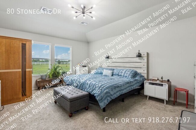 Building Photo - 80 Stonegate Dr