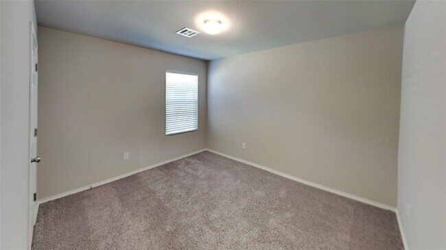 Building Photo - 9920 Rattlesnake Ln