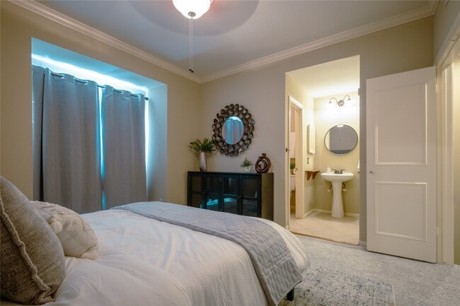 Building Photo - 11711 Memorial Dr