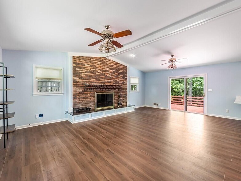 Building Photo - 1179 Pathfinder Rd