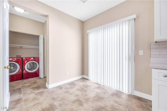 Building Photo - 5443 Wheatberry Ct