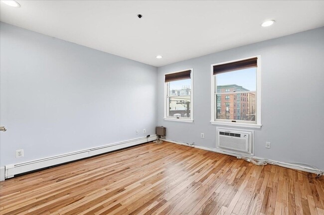 Building Photo - 600 Jefferson St